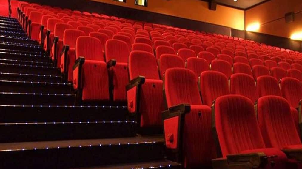 தமிழக திரையரங்குகளில் குறையும் டிக்கெட் விலை? 