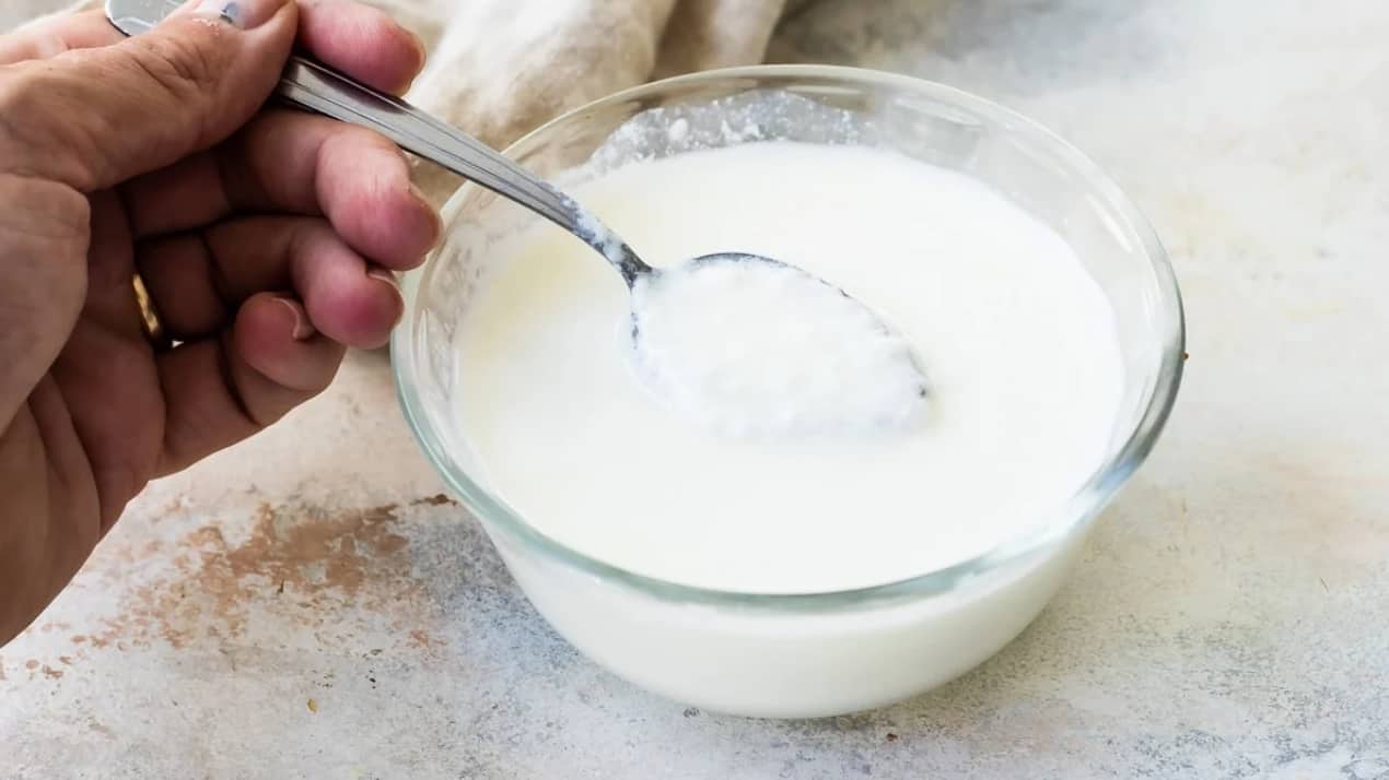 Benefits Of Applying Buttermilk To Hair And Skin In The Morning காலையில் முடி மற்றும் தோலுக்கு