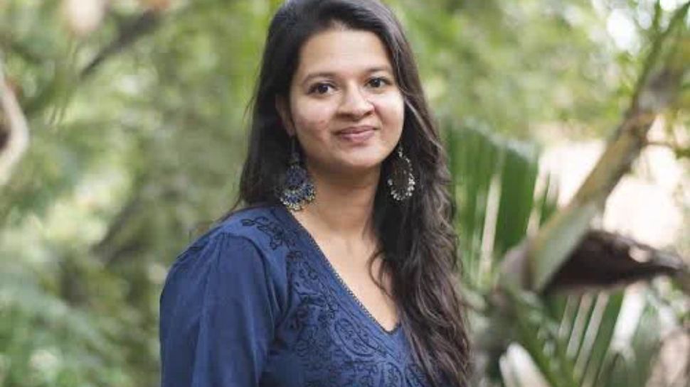 சிம்பிளா ஆரம்பித்த ஸ்நாக்ஸ் கம்பெனி 175 கோடிக்கு விற்பனை: சகோதரிகளின் சாதனை பயணம் சிம்பிளா ஆரம்பித்த ஸ்நாக்ஸ் கம்பெனி 175 கோடிக்கு விற்பனை: சகோதரிகளின் சாதனை பயணம்