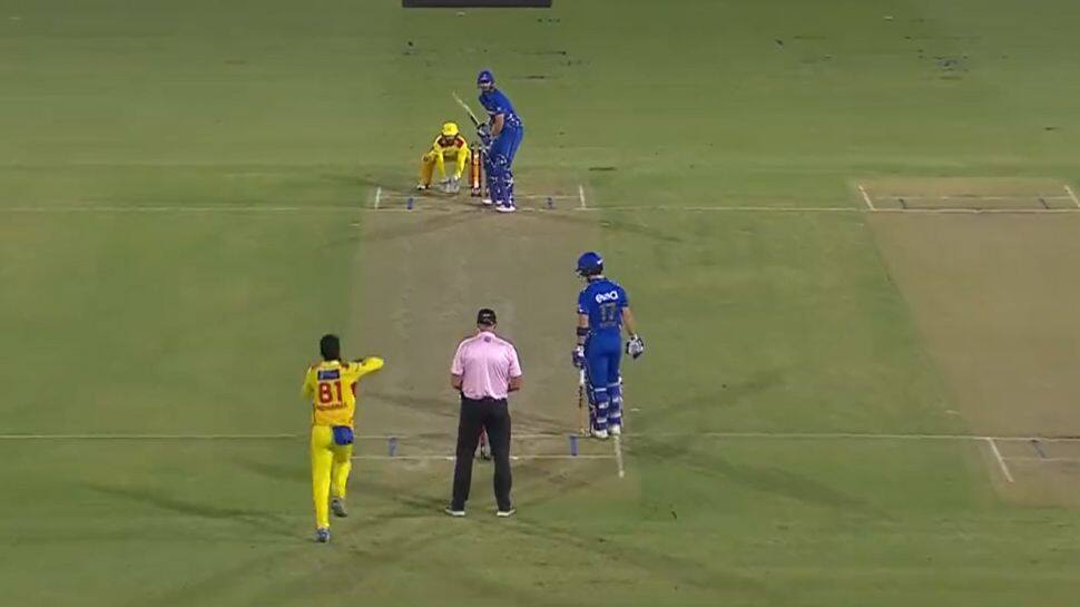 சென்னையை வீழ்த்தி இறுதிப்போட்டிக்கு முன்னேறிய மும்பை அணி