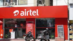 வாடிக்கையாளர்களுக்கு ஷாக் கொடுத்த ஏர்டெல் - ஹாட்ஸ்டார் ஓடிடி பிளான் திடீர் நீக்கம்