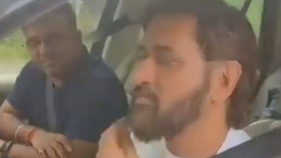 ’வழி கேட்டு சென்ற தோனி’ அப்போ விராட் கோலி சொன்னது உண்மை தான் போல..!