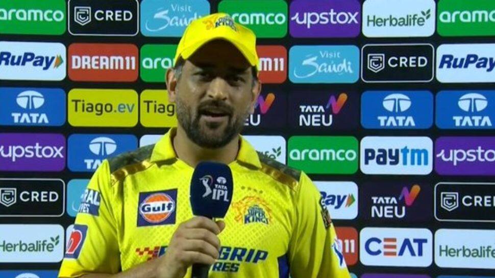 பந்து வீச்சாளர்களால் தோனியை கணிக்க முடியாது ஏன் தெரியுமா? பாக். முன்னாள் வீரர் முகமது அமீர்