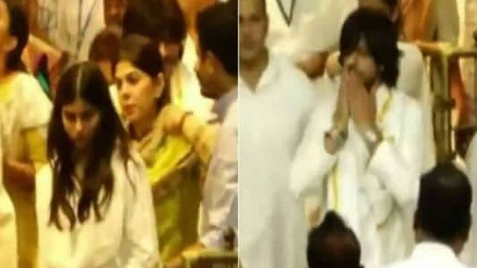 திருப்பதியில் சாமி தரிசனம் செய்த ஷாருக் கான்  - நயன்தாரா - விக்னேஷ் சிவன்