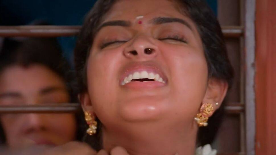 கார்த்திகை தீபம் அப்டேட்: காதலை வெளிப்படுத்த முடியாமல் தவிக்கும் தீபா.. காரணம் கேட்கும் கார்த்திக்!!