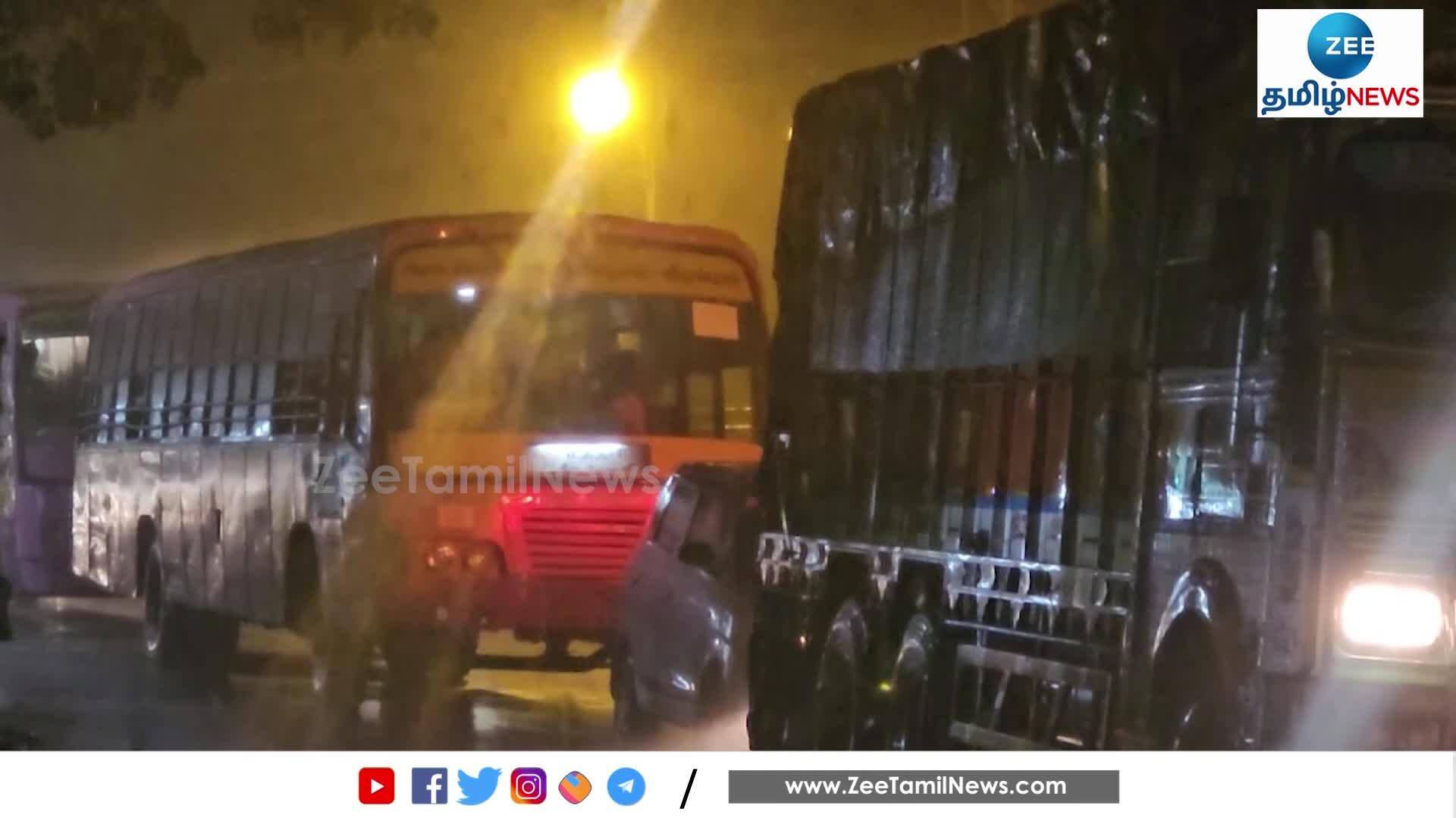 Traffic congestion due to heavy rain; Vehicles lined up | கனமழையால் ...