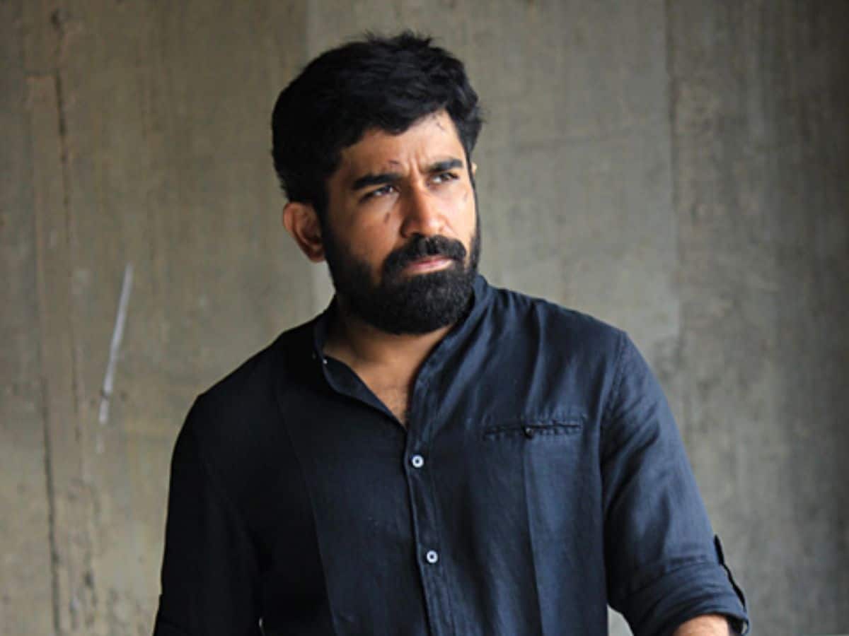 மகள் இறந்து 10 நாட்களில் பட ப்ரமோஷன்..! விஜய் ஆண்டனியை பாராட்டிய ரசிகர்கள்..! 