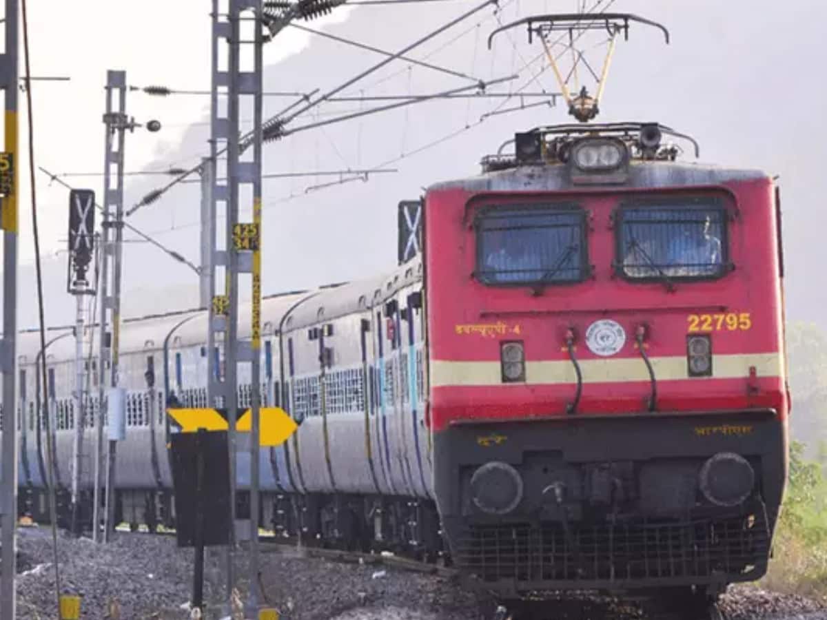 பயணிகள் கவனத்திற்கு! அக்டோபர் 17 வரை இந்த 18 ரயில்கள் ரத்து! முழு விவரம்!