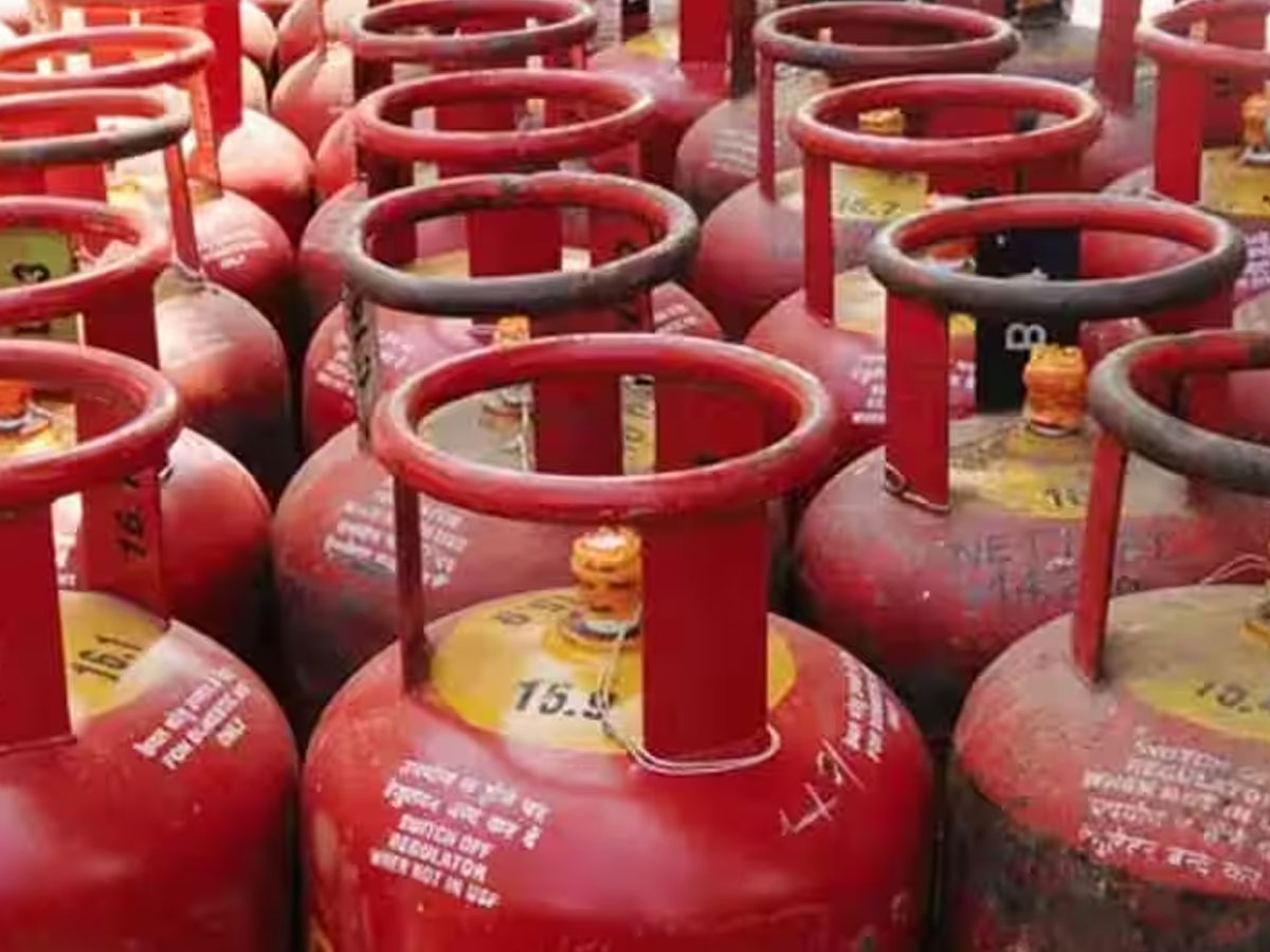 Free LPG Cylinder: ஜாக்பாட் பரிசு, தீபாவளி முதல் ஆண்டுக்கு இருமுறை இலவச கேஸ் சிலிண்டர் கிடைக்கும் Free LPG Cylinder: ஜாக்பாட் பரிசு, தீபாவளி முதல் ஆண்டுக்கு இருமுறை இலவச கேஸ் சிலிண்டர் கிடைக்கும்