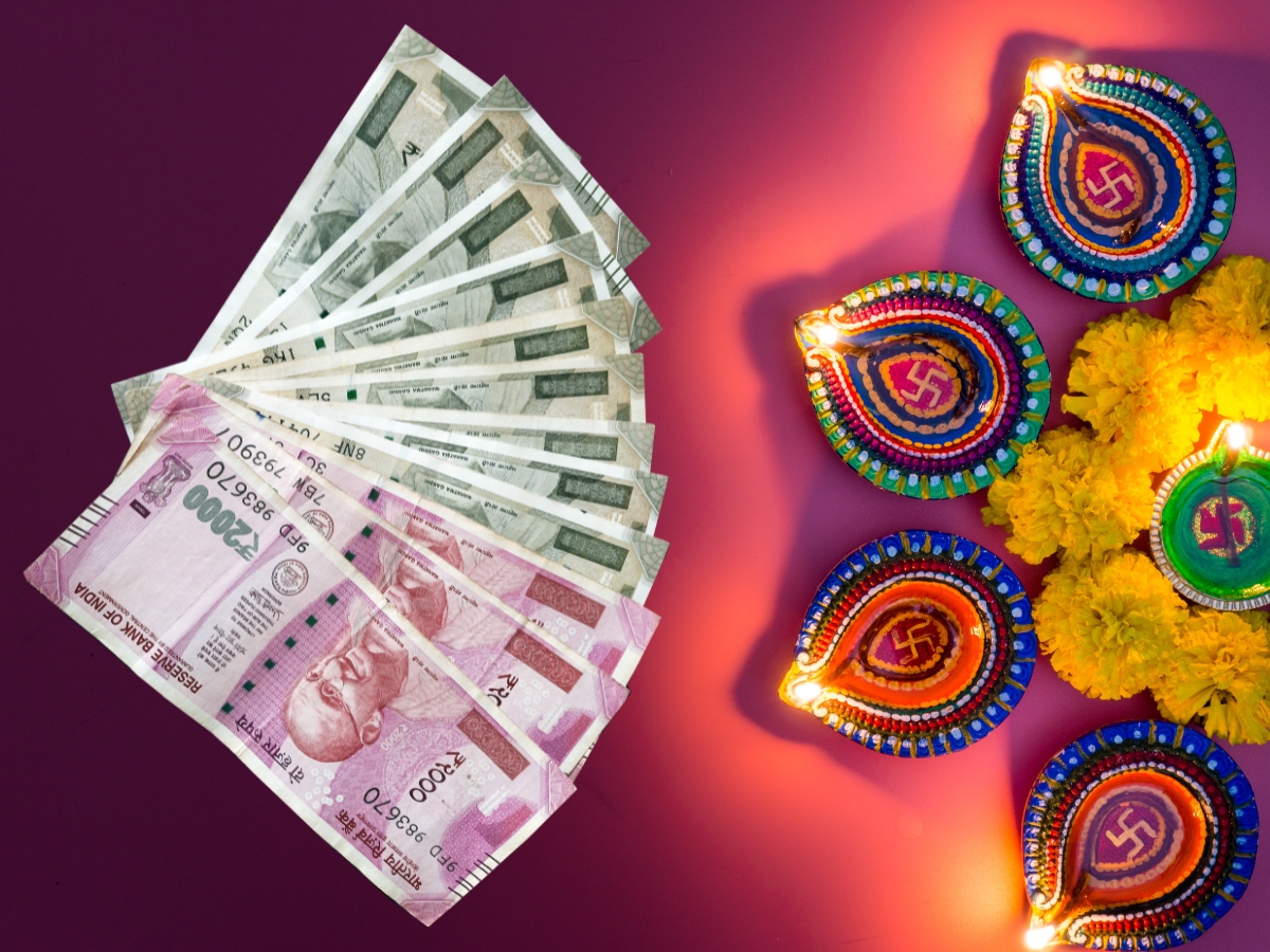 தீபாவளி பண்டிகை வாய்ப்பை மிஸ் பண்ணாதீங்க... குறைந்த முதலீட்டில் லாபத்தை அள்ளித் தரும் ‘சில’ பிஸினஸ்! தீபாவளி பண்டிகை வாய்ப்பை மிஸ் பண்ணாதீங்க... குறைந்த முதலீட்டில் லாபத்தை அள்ளித் தரும் ‘சில’ பிஸினஸ்!