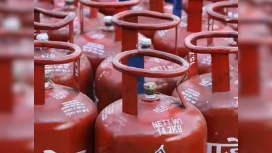 தீபாவளிக்கு முன் LPG Gas சிலிண்டர்களின் விலையில் அதிரடி ஏற்றம்: விலை விவரம் இதோ