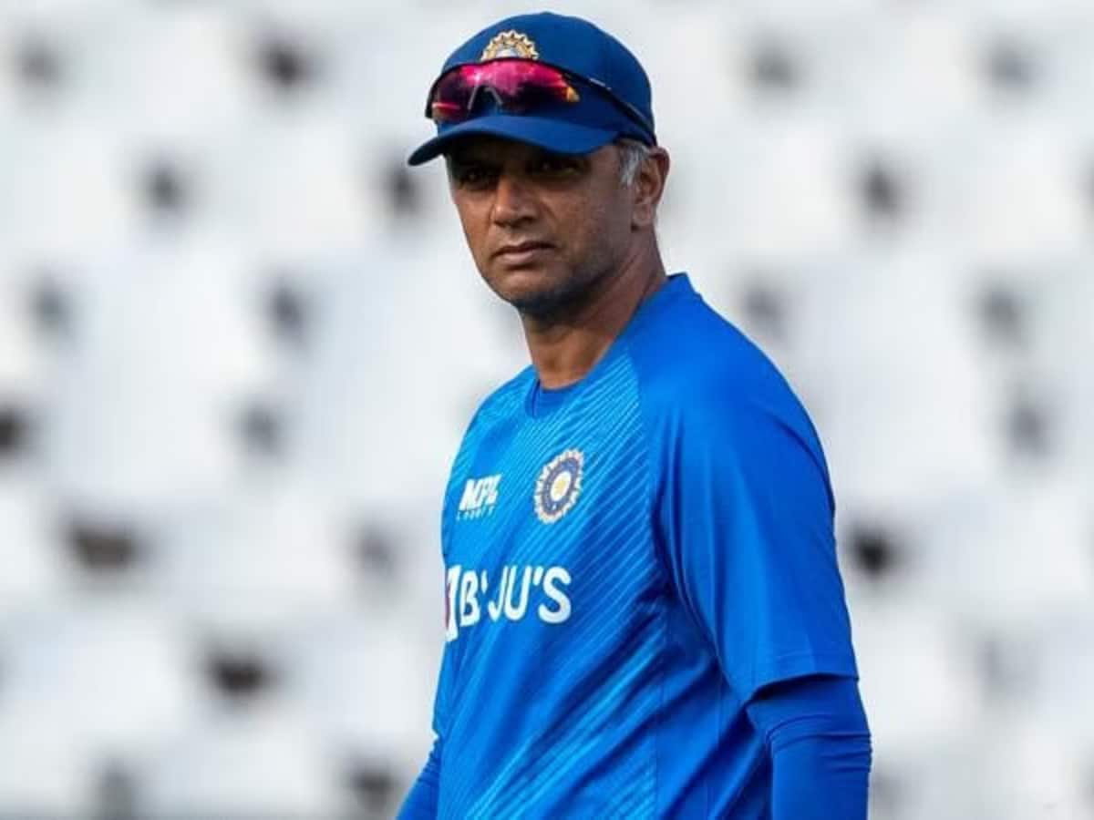 இந்திய அணியின் அடுத்த பயிற்சியாளர் இவரா? டிராவிட் விருப்பம் இதுதான் - பிசிசிஐயின் முடிவு என்ன?