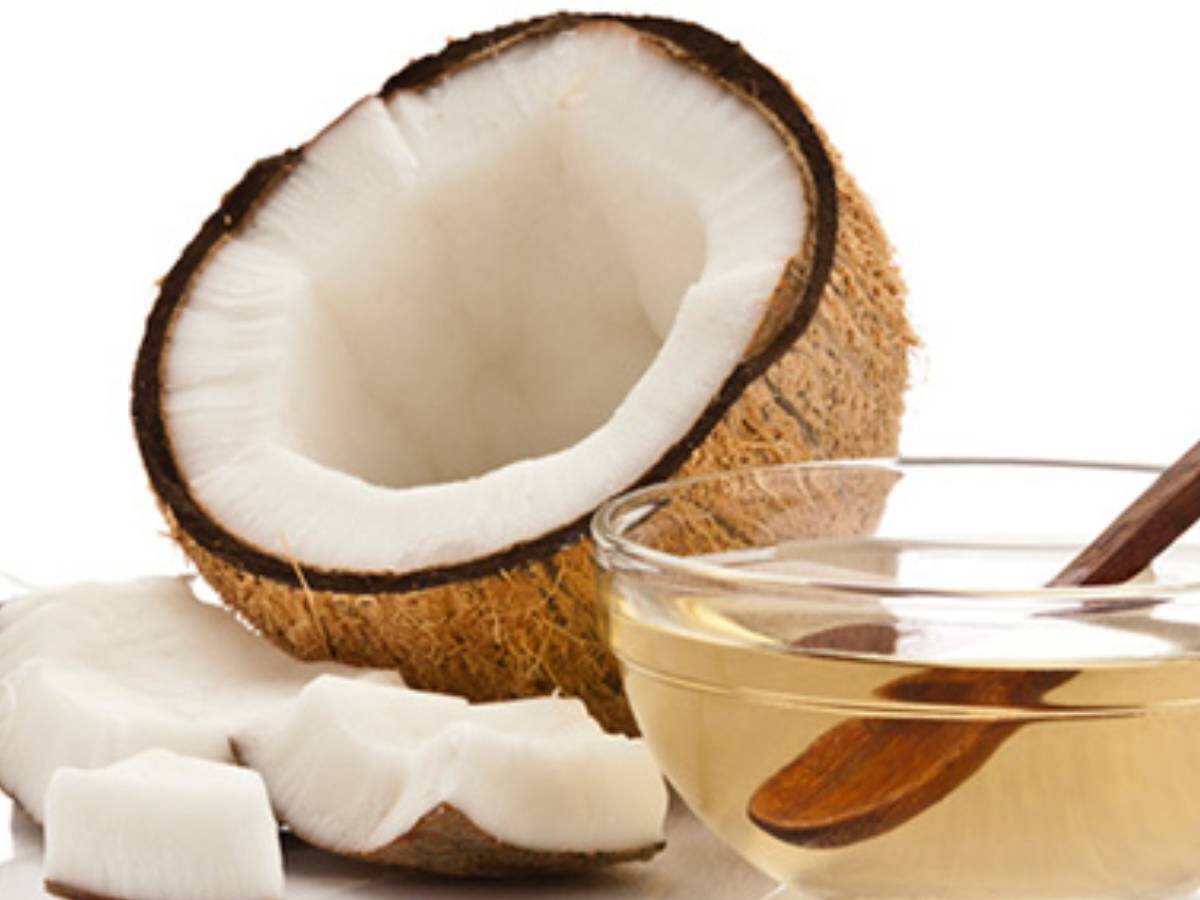 Benefits Of Applying Coconut Oil On The Face In Winter