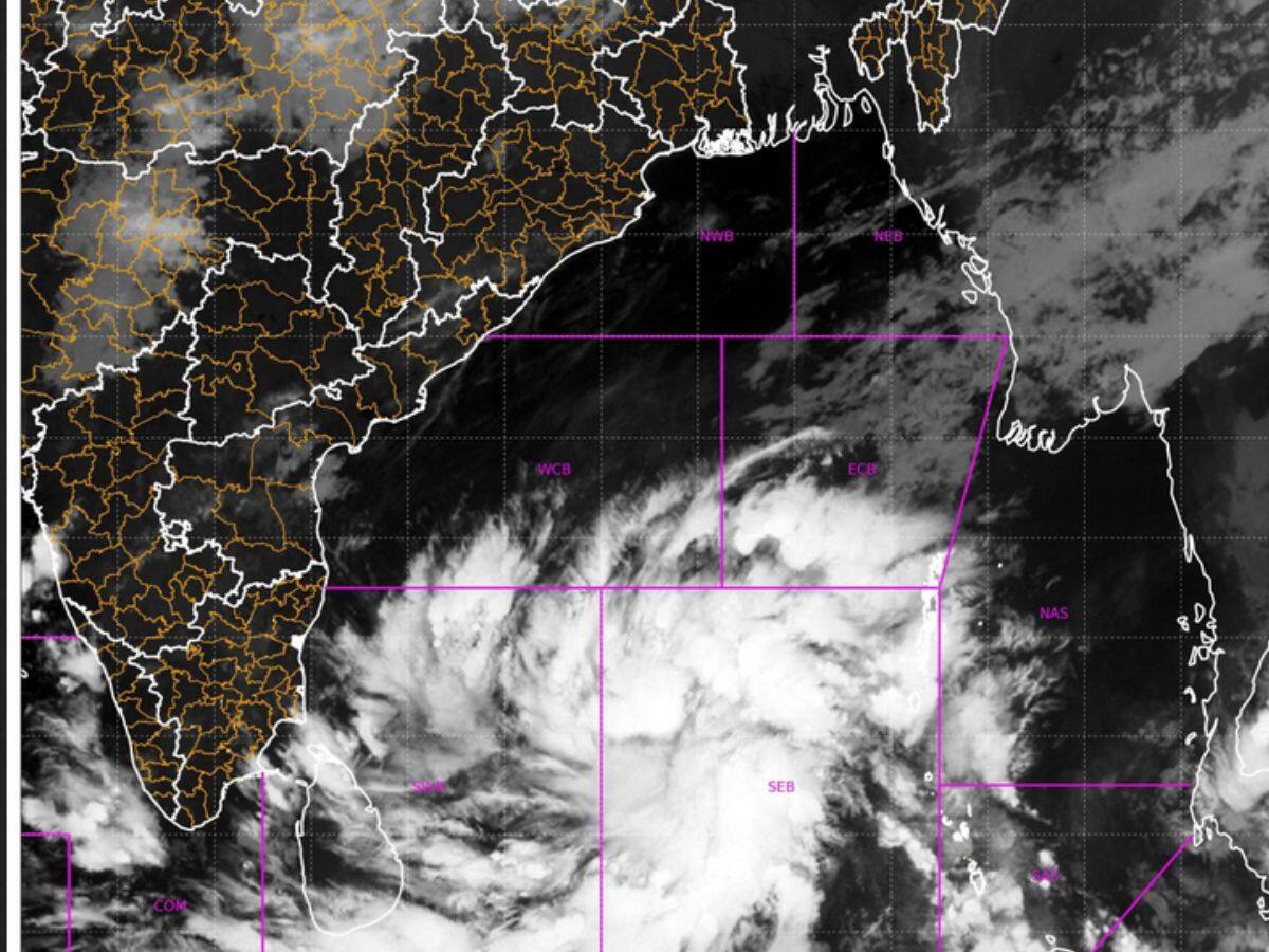 மிக்ஜாம் புயல்: 4 மாவட்டங்களுக்கு பொது விடுமுறை-தனியார் நிறுவனங்களுக்கு லீவ்!!!