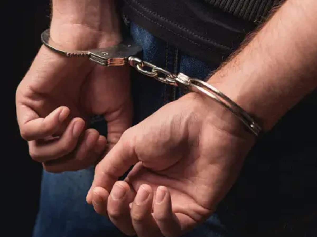 பிரபல நடிகர் ஆபாச படம் எடுத்து மிரட்டியதால் இளம் பெண் தற்கொலை! 