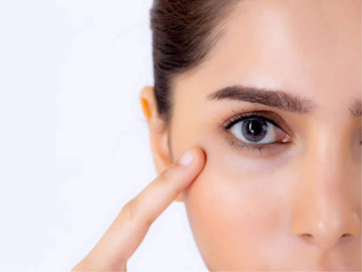 Left Eye Right Eye Twitching Know Astrological Meaning And Scientific