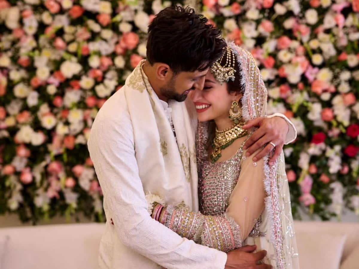 நடிகை கரம் பிடித்த பிரபல கிரிக்கெட் வீரர்... சானியா மிர்ஸா உடன் விவாகரத்து!?