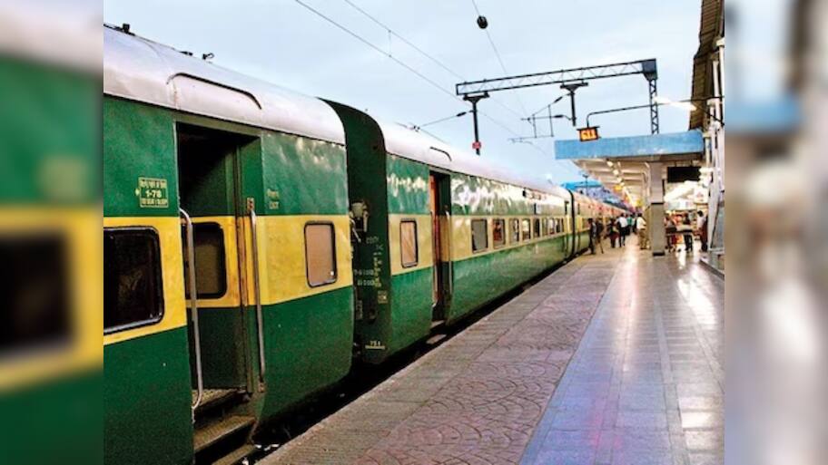 Indian Railways: பயணிகள் இனி அடுத்த ஸ்டேஷனில் ஏறினால் சீட் கிடைக்காது...முக்கிய அப்டேட்