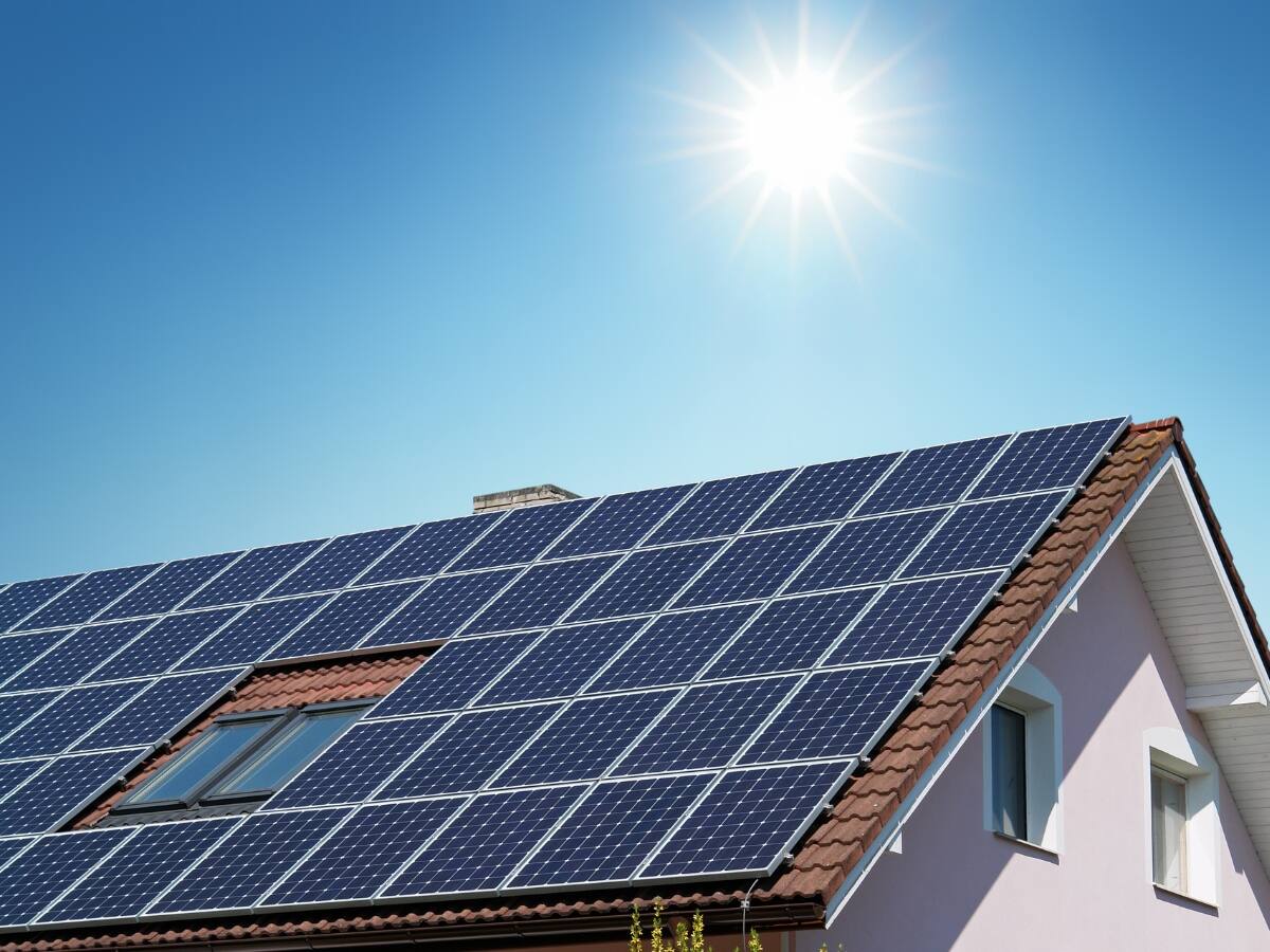 மத்திய அரசின் சோலார் திட்டம்... 300 இலவச மின்சாரம்... முழு விவரம் இதோ!