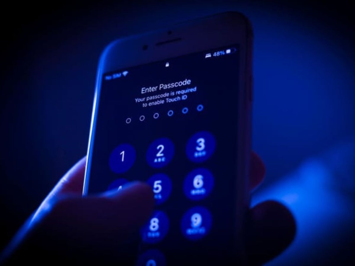 iPhone யூசர்களுக்கு அரசின் கடும் எச்சரிக்கை! வங்கி கணக்கில் பணம் காணாமல் போகலாம் iPhone யூசர்களுக்கு அரசின் கடும் எச்சரிக்கை! வங்கி கணக்கில் பணம் காணாமல் போகலாம்