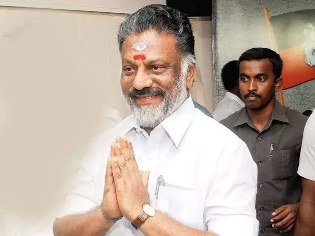 பாஜகவில் இணைந்த ஓபிஎஸ் அணியின் முக்கிய செயலாளர்! பாஜகவில் இணைந்த ஓபிஎஸ் அணியின் முக்கிய செயலாளர்!