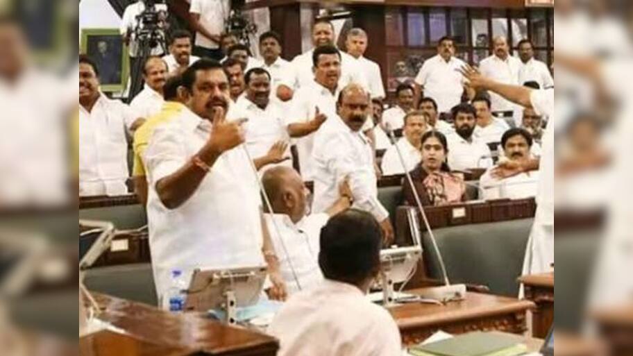 சட்டப்பேரவையில் இபிஎஸ் அணிக்கு வெற்றி... இருக்கையையும் பறிகொடுத்த ஓபிஎஸ்!