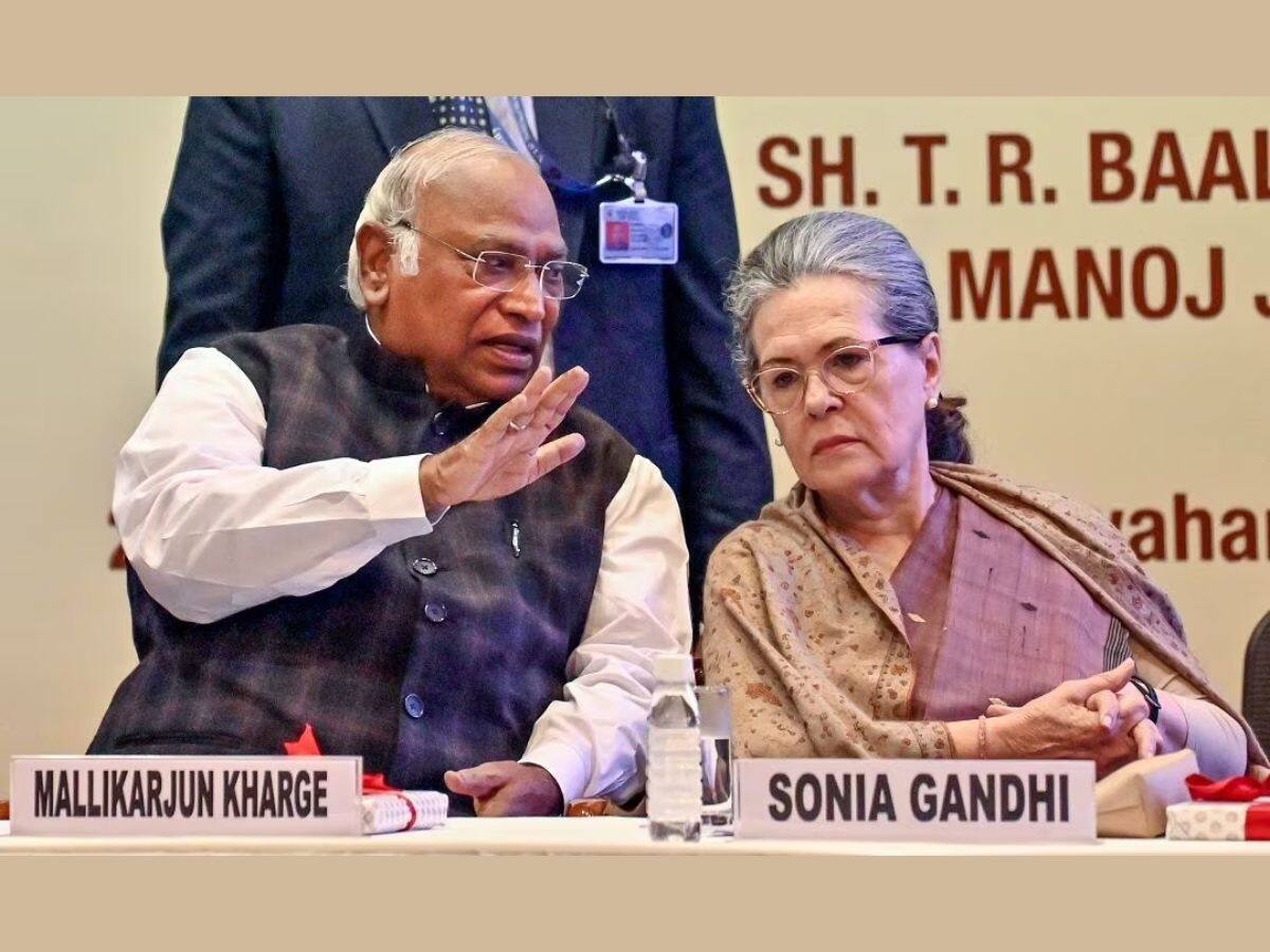 ஜனநாயக படுகொலை செய்யும் பாஜக! அரிய செய்தியாளர் சந்திப்பில் சோனியா காந்தி குற்றச்சாட்டு!