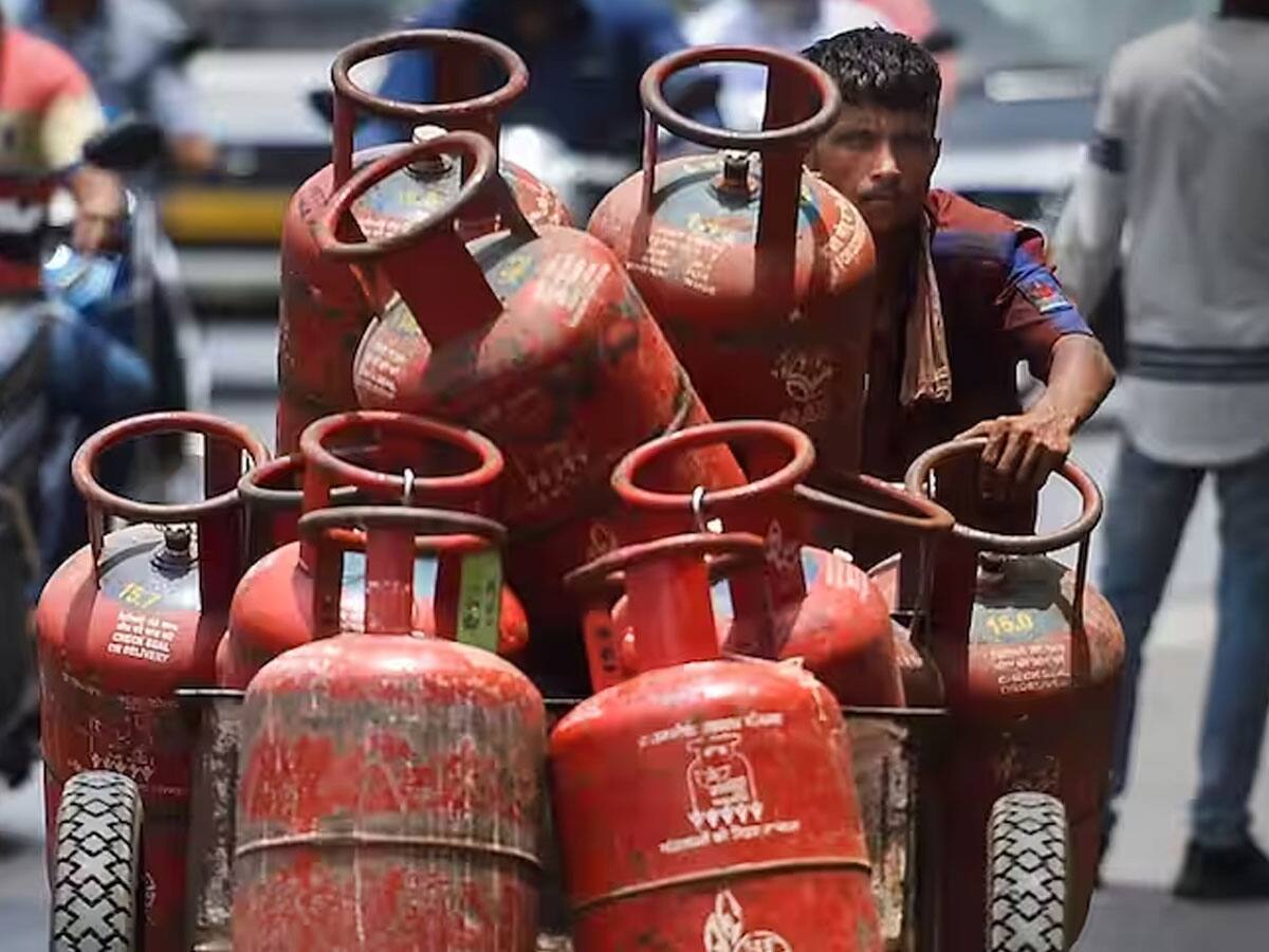 சமையல் கேஸ் சிலிண்டர் விலை குறைவு: சென்னை சிலிண்டரின் விலை எவ்வளவு?