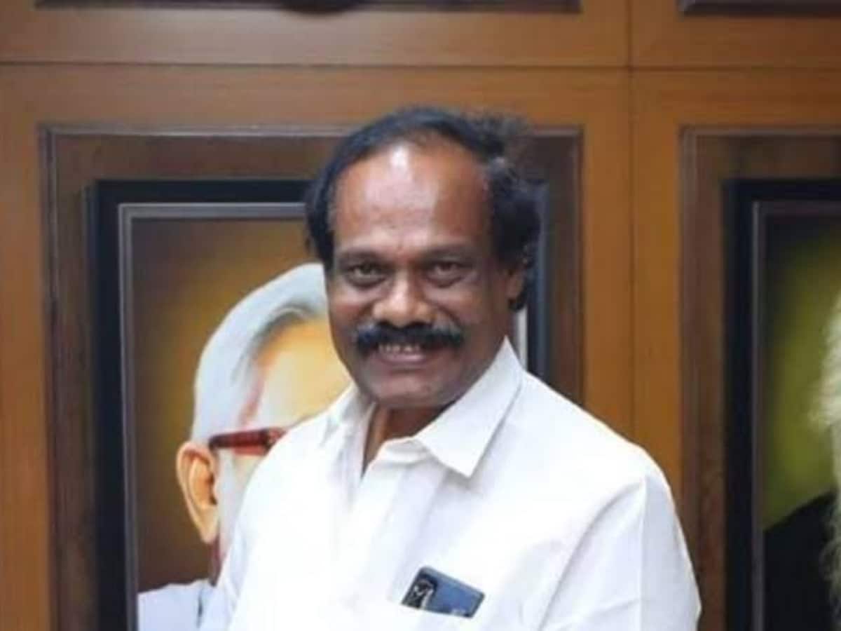திண்டுக்கல்: லேகியம் விற்ற மோடி, ஓபிஎஸ், எடப்பாடி இரண்டும் பைத்தியம் - லியோனி
