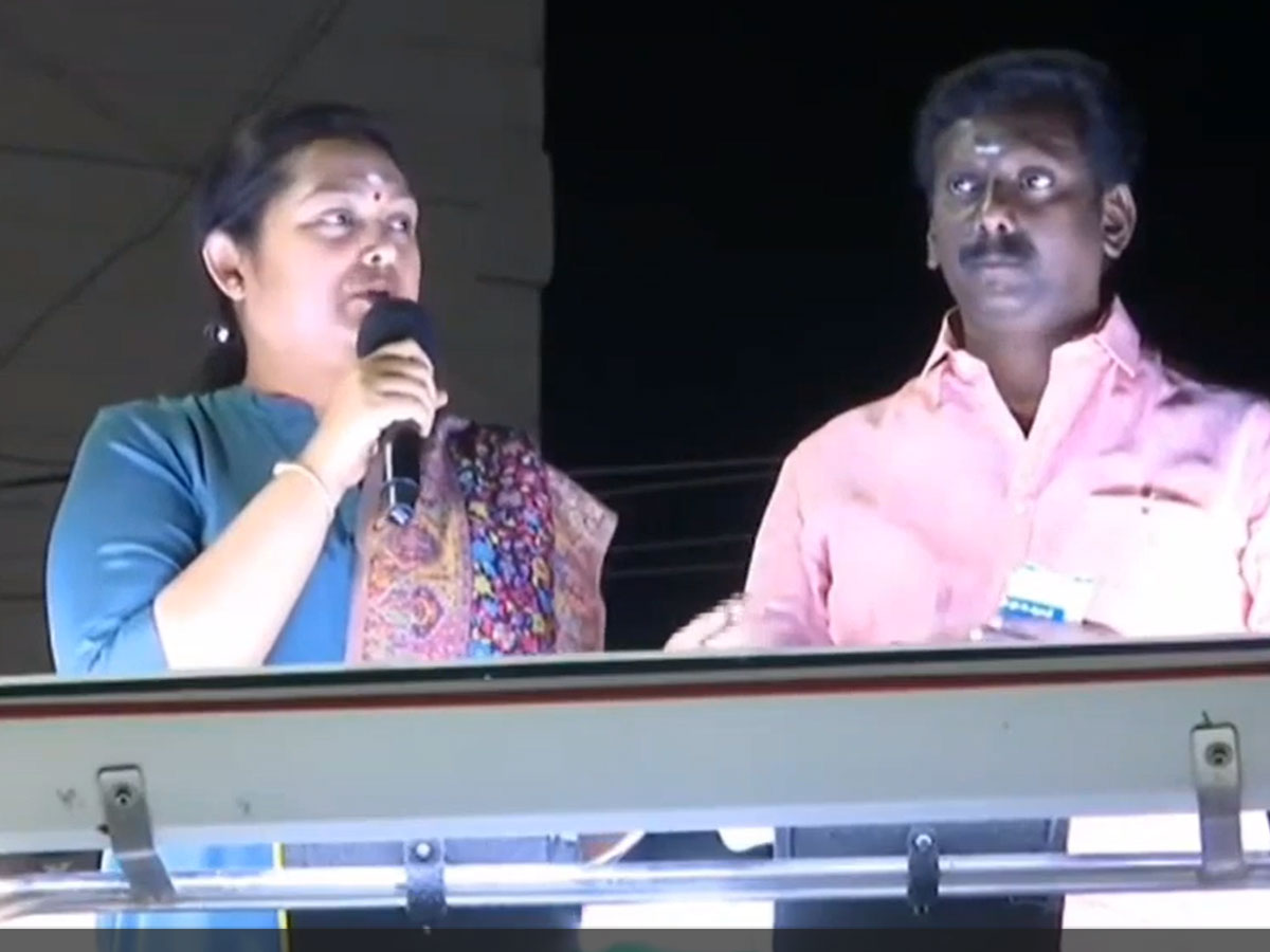 வேலூரில் பிரதமர் மோடி கலந்துகொள்ளும் பிரச்சார கூட்டத்திற்கு அனுமதி தந்ததே திமுக அரசு தான்: நடிகை விந்தியா வேலூரில் பிரதமர் மோடி கலந்துகொள்ளும் பிரச்சார கூட்டத்திற்கு அனுமதி தந்ததே திமுக அரசு தான்: நடிகை விந்தியா