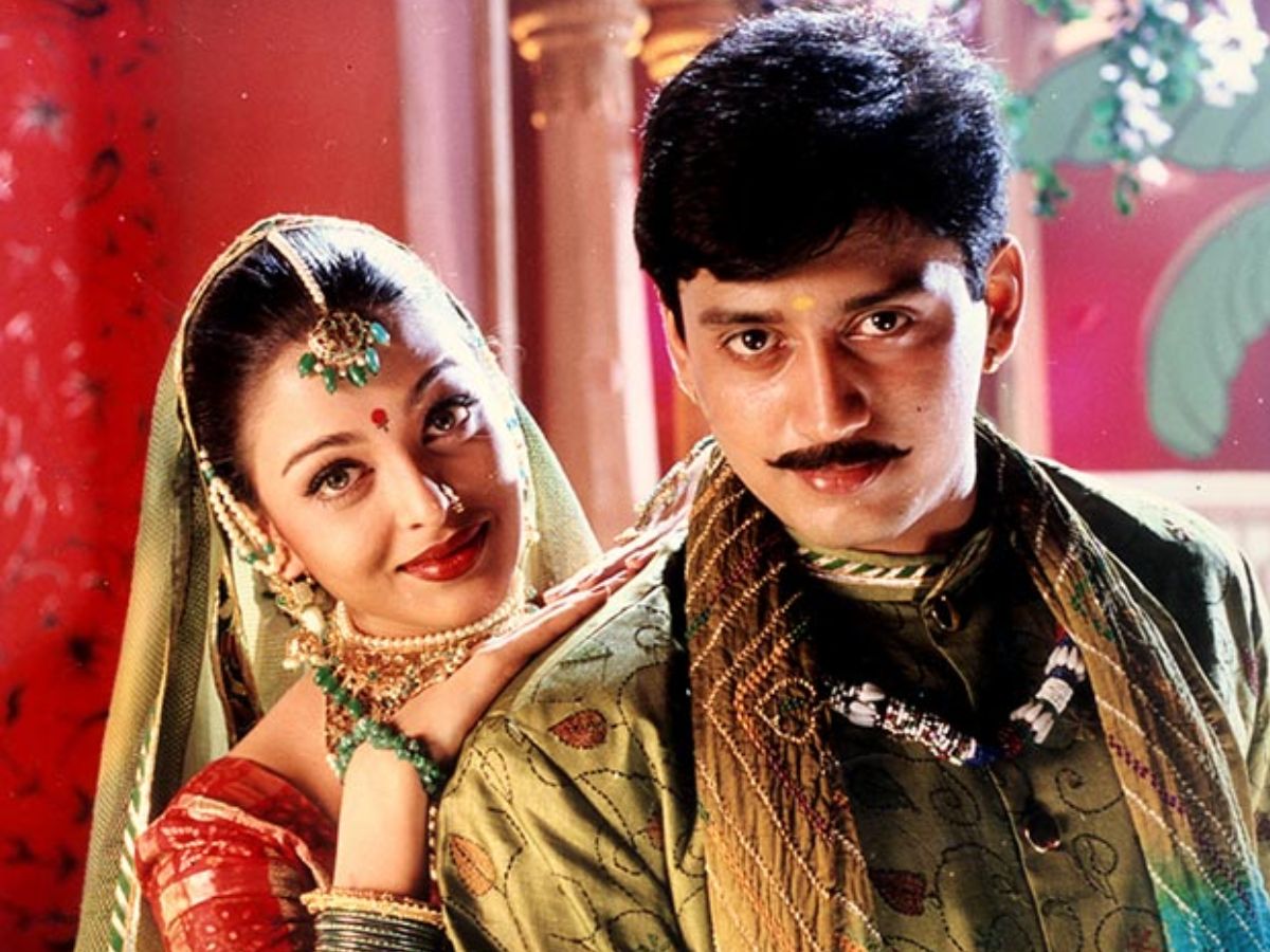 ஜீன்ஸ் படத்தில் நடிக்க இருந்தது ‘இந்த’ முன்னணி ஹீரோதான்! அவர் யார் தெரியுமா? ஜீன்ஸ் படத்தில் நடிக்க இருந்தது ‘இந்த’ முன்னணி ஹீரோதான்! அவர் யார் தெரியுமா?