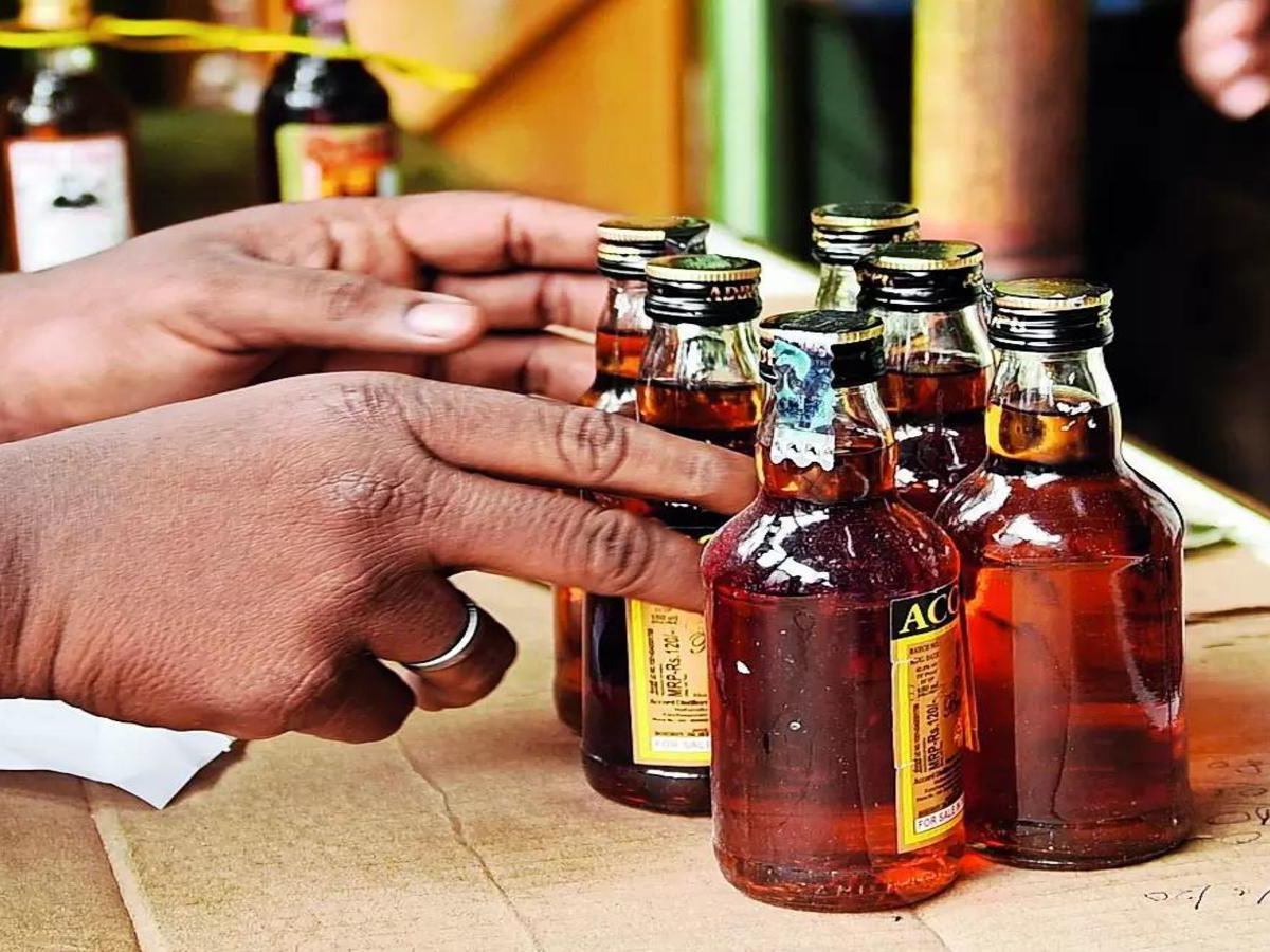 தமிழ்நாட்டில் 4 நாட்கள் டாஸ்மாக் கடைகள் லீவு! தேதியை குறிச்சு வச்சுக்கோங்க தமிழ்நாட்டில் 4 நாட்கள் டாஸ்மாக் கடைகள் லீவு! தேதியை குறிச்சு வச்சுக்கோங்க