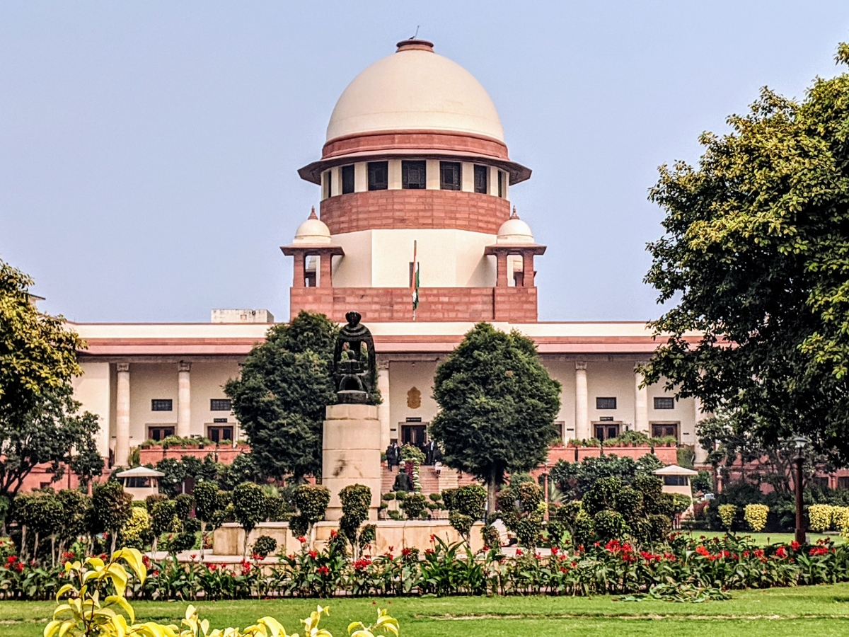 அரசியல்வாதிகள் சொத்து பட்டியலை முழுமையாக தர வேண்டிய அவசியமில்லை: உச்ச நீதிமன்றம் அரசியல்வாதிகள் சொத்து பட்டியலை முழுமையாக தர வேண்டிய அவசியமில்லை: உச்ச நீதிமன்றம்