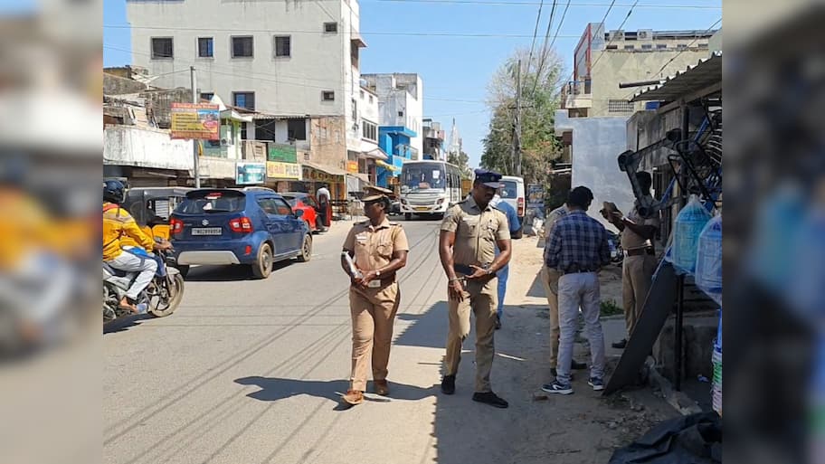 Crime News: பட்டப்பகலில் ரவுடி ஓட ஓட வெட்டி கொலை... சென்னையில் பயங்கரம்!