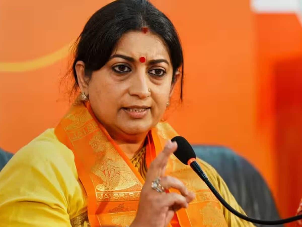 ‘என் போட்டி பிரியங்காவுடன்தான்’: அமேதி பிரச்சாரத்தில் ஸ்மிருதி இரானி