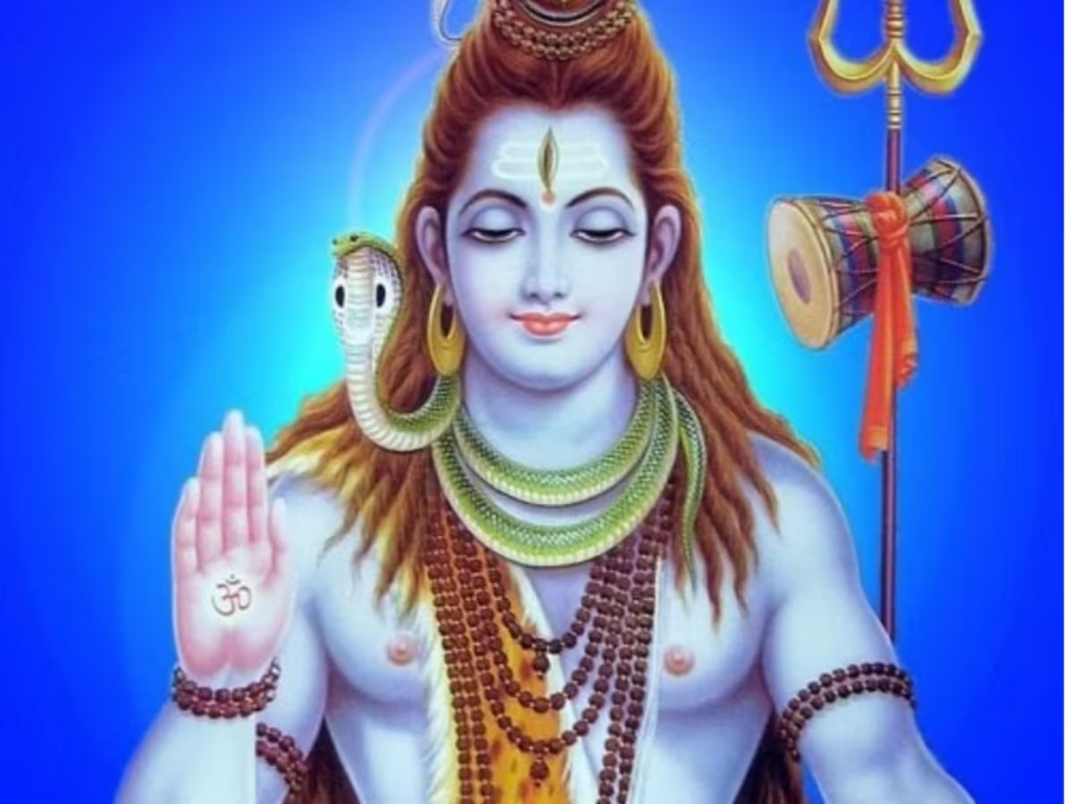 அண்டத்தைக் காக்க கண்டத்தில் நஞ்சை வைத்த சிவனுக்கு சோமவார பிரதோஷ விரதம்! அண்டத்தைக் காக்க கண்டத்தில் நஞ்சை வைத்த சிவனுக்கு சோமவார பிரதோஷ விரதம்!