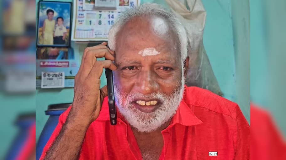 அதிமுக தோற்றதால் தனது காலை கிழித்து கொண்ட தொண்டர்!