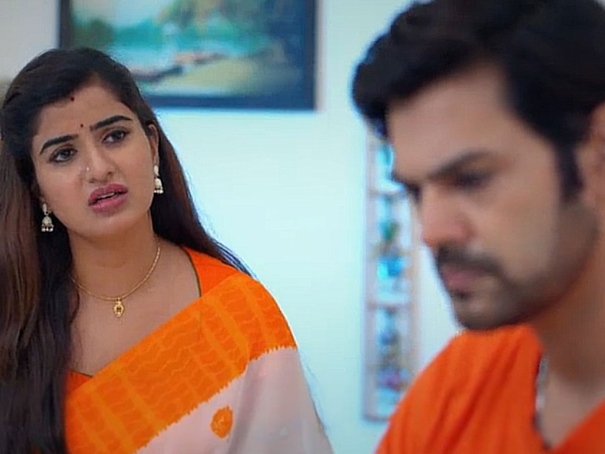 நினைத்தேன் வந்தாய்: இந்து ஆவியை உணரும் மனோகரி.. அதிர்ச்சியில் அடுத்து செய்ய போவது என்ன? நினைத்தேன் வந்தாய்: இந்து ஆவியை உணரும் மனோகரி.. அதிர்ச்சியில் அடுத்து செய்ய போவது என்ன?