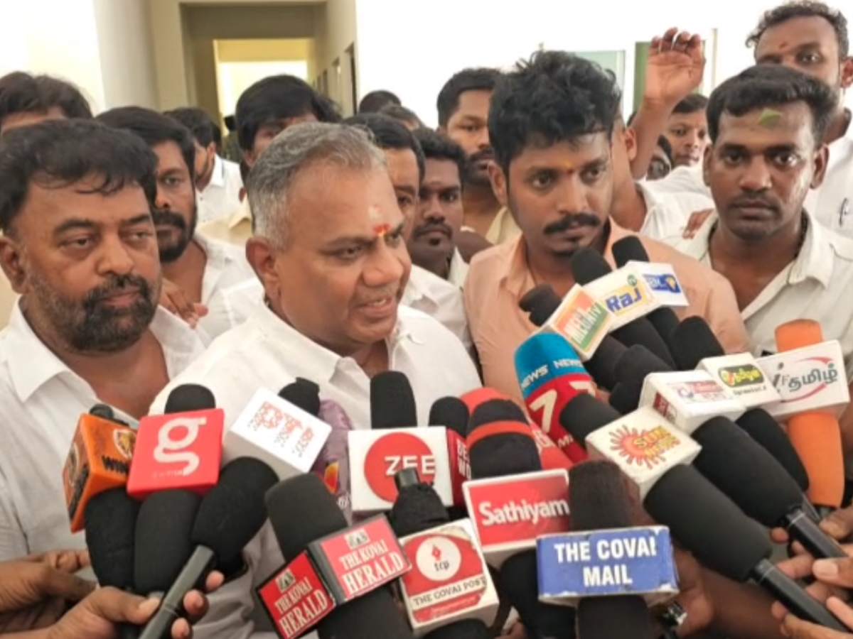 தமிழக வெற்றிக் கழக பொதுச்செயலாளர் புஸ்ஸி ஆனந்த் செய்தியாளர்கள் சந்திப்பு! தமிழக வெற்றிக் கழக பொதுச்செயலாளர் புஸ்ஸி ஆனந்த் செய்தியாளர்கள் சந்திப்பு!