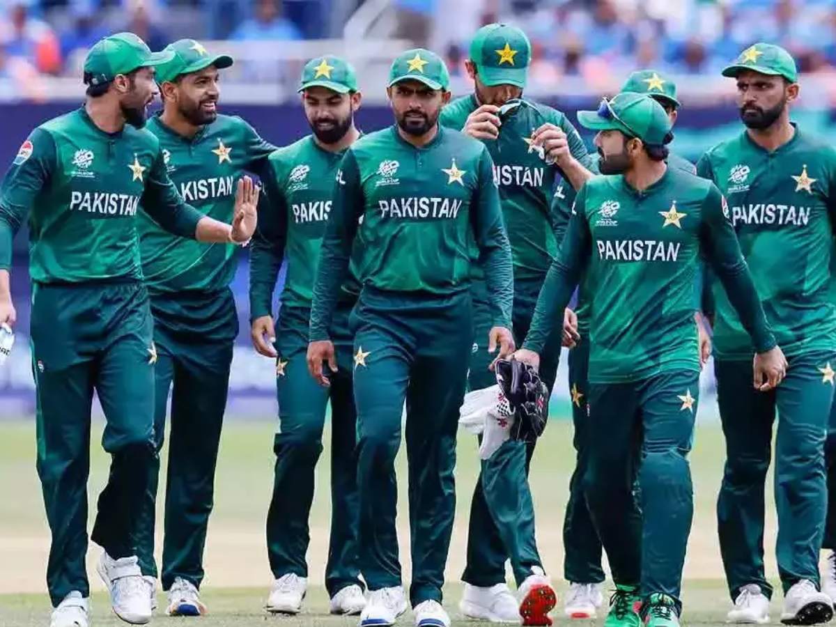 ஒரு பார்ட்டிக்கு வர 2 லட்சம்! உலக கோப்பையின் போது பாகிஸ்தான் வீரர்கள் குதூகலம்!