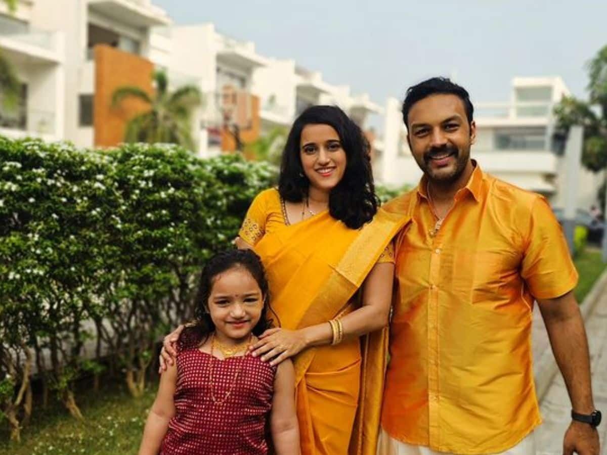 Tamil Serial Actor Amit Bhargav Daughter Is Affected By Autism Read ...