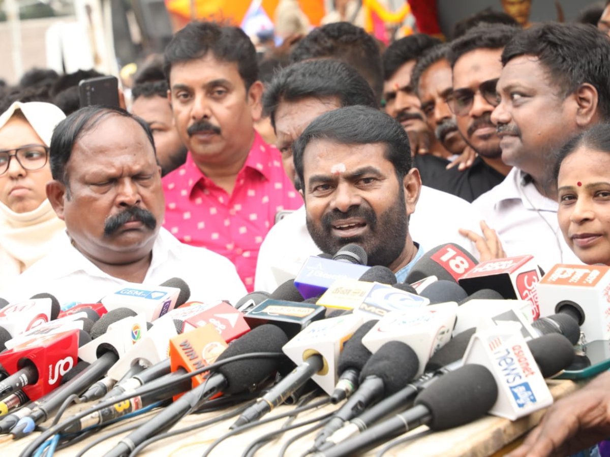 கருணாநிதி என்ன இறைத்தூதரா...? அவரை பற்றி வாய் திறந்தாலே கைதா? - ஸ்டாலினை விளாசிய சீமான்! கருணாநிதி என்ன இறைத்தூதரா...? அவரை பற்றி வாய் திறந்தாலே கைதா? - ஸ்டாலினை விளாசிய சீமான்!