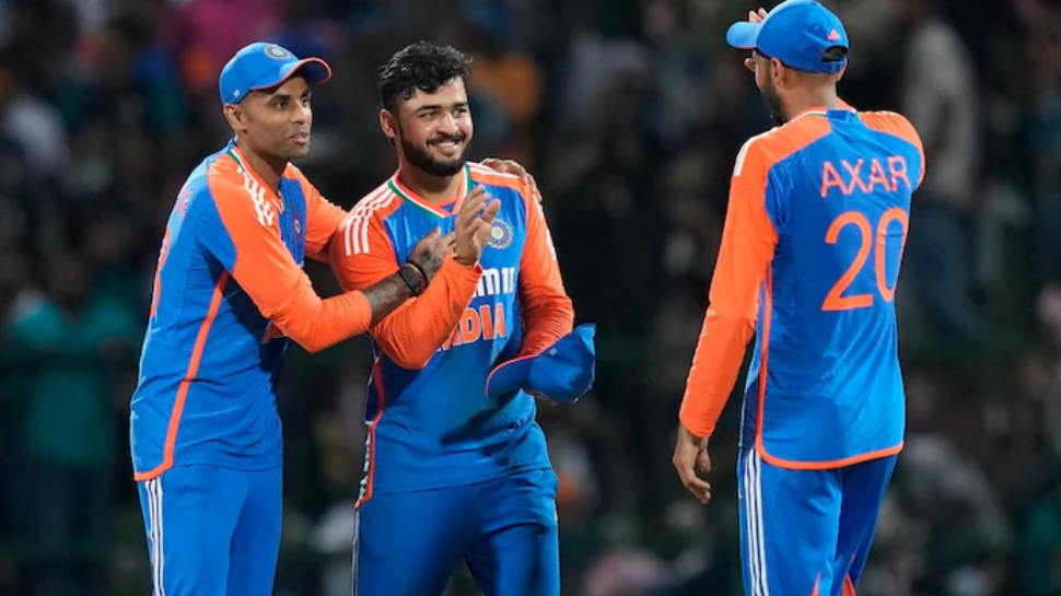 வெற்றிக்கு பின்... தோனி பாணியை பின்பற்றிய சூர்யகுமார் யாதவ்... என்ன தெரியுமா? வெற்றிக்கு பின்... தோனி பாணியை பின்பற்றிய சூர்யகுமார் யாதவ்... என்ன தெரியுமா?