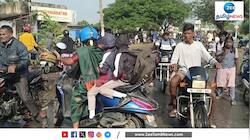 தேங்கிய மழை நீர்: மாணவர்கள், பொதுமக்கள் அவதி
