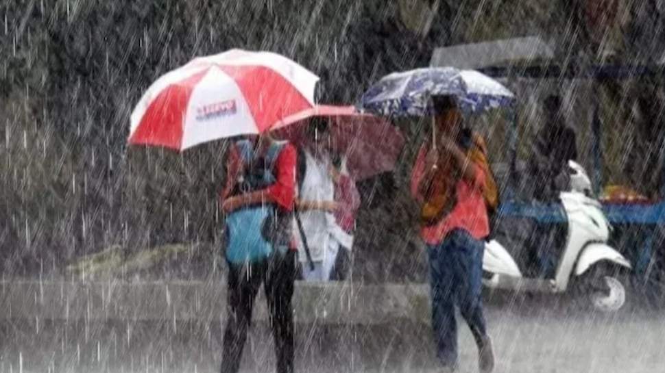 கொட்டி தீர்த்த கனமழை! வேலூரில் பள்ளி, கல்லூரி மாணவர்கள் அவதி! கொட்டி தீர்த்த கனமழை! வேலூரில் பள்ளி, கல்லூரி மாணவர்கள் அவதி!