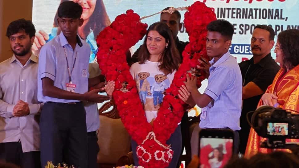 'ஸ்டாலின் யாருனு தெரியாது... விஜய்யை தெரியும்' சென்னையில் மனு பாக்கர் சொன்ன பதில்!