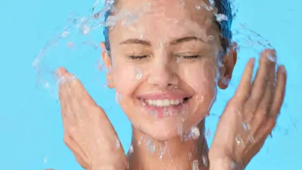 What Are The Benefits Of Ice Water Face Wash Read These Skin Care Tips ...