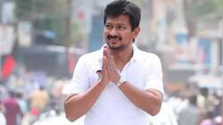 உதயநிதி டி ஷர்ட் அணிவது அவரது அரை வேக்காடுத்தனத்தை காட்டுகிறது - ஜெயக்குமார்!