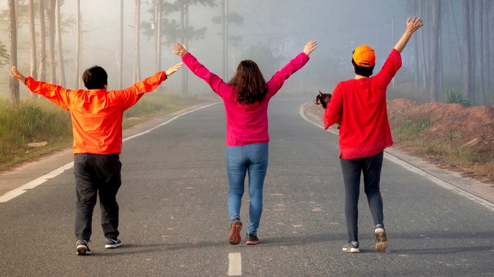 Reverse Walking: உடல் - மூளை இரண்டும் பிட்டாக இருக்க உதவும் பின்னோக்கிய நடைபயிற்சி... இன்னைக்கே ஆரம்பிங்க Reverse Walking: உடல் - மூளை இரண்டும் பிட்டாக இருக்க உதவும் பின்னோக்கிய நடைபயிற்சி... இன்னைக்கே ஆரம்பிங்க