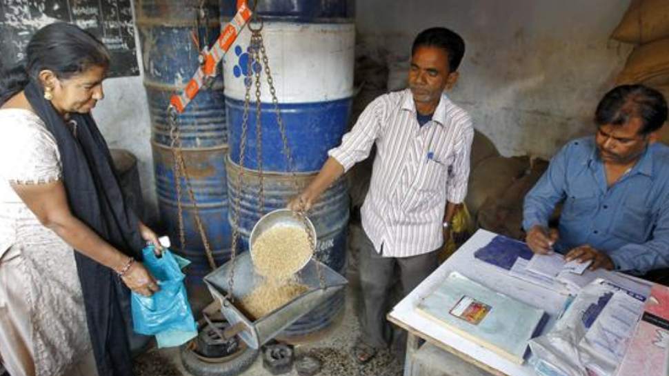 ரேஷன் பெயரில் நடக்கும் மோசடி? கள்ளச்சந்தையால் 69000 கோடி வரை அரசுக்கு இழப்பு!